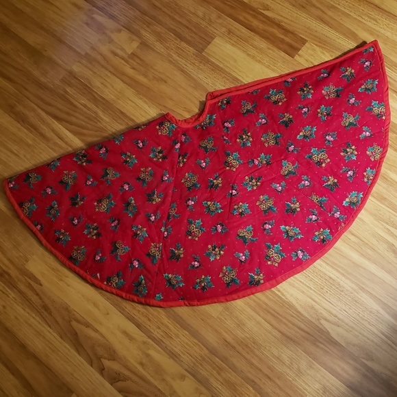 Christmas  Red  Tree Skirt With Poinsettia Pattern - Picture 3 of 5